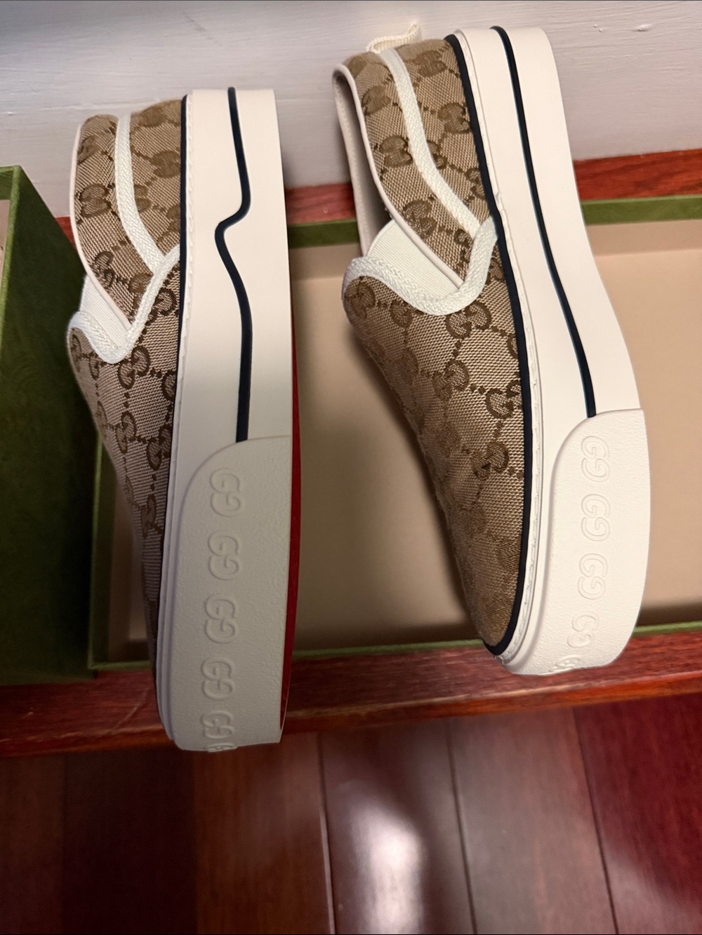 Gucci Women’s GG Canvas Slip-On Sneakers Beige Size 38 | New in Box - Picture 7 of 8
